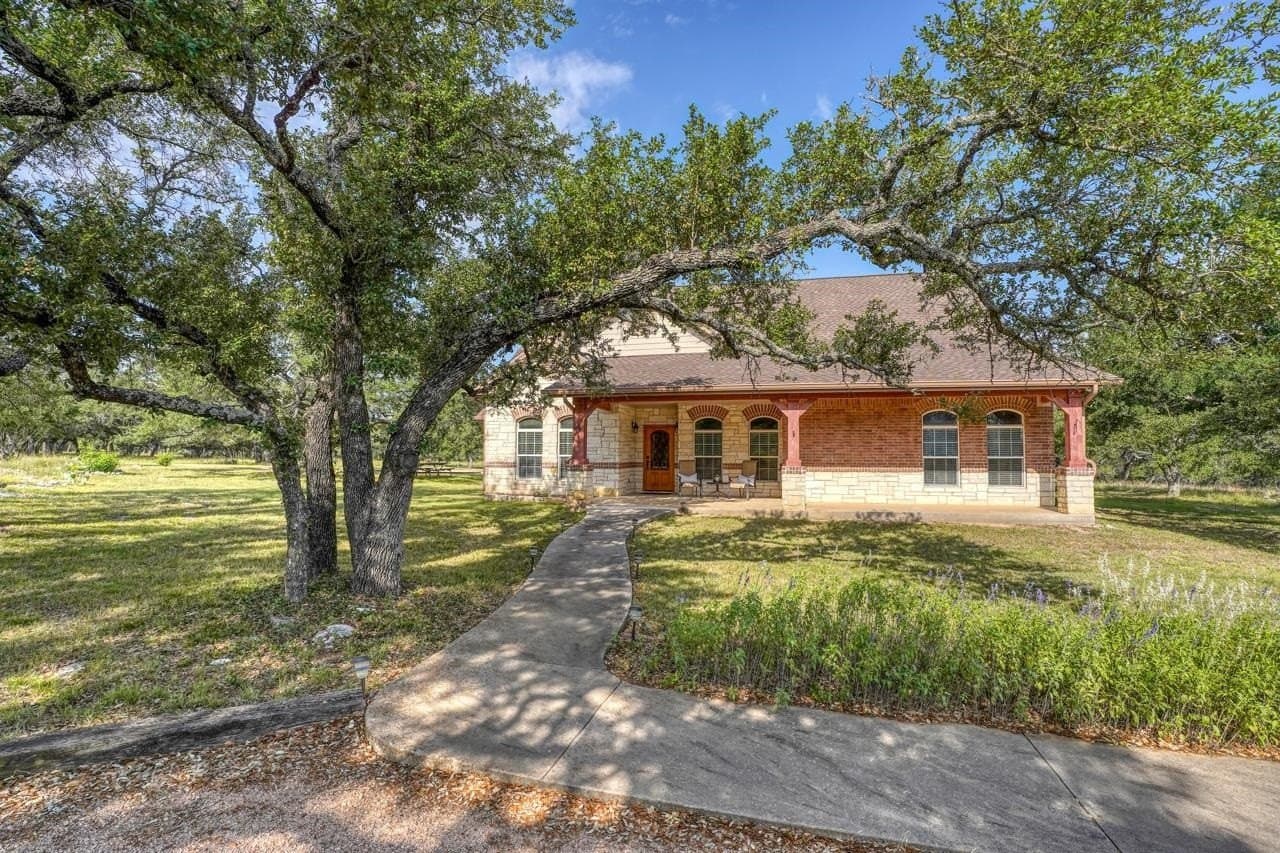10 acres in Burnet County