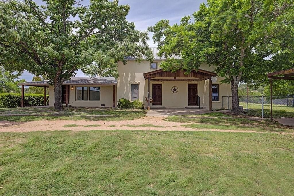 10 acres in Gillespie County
