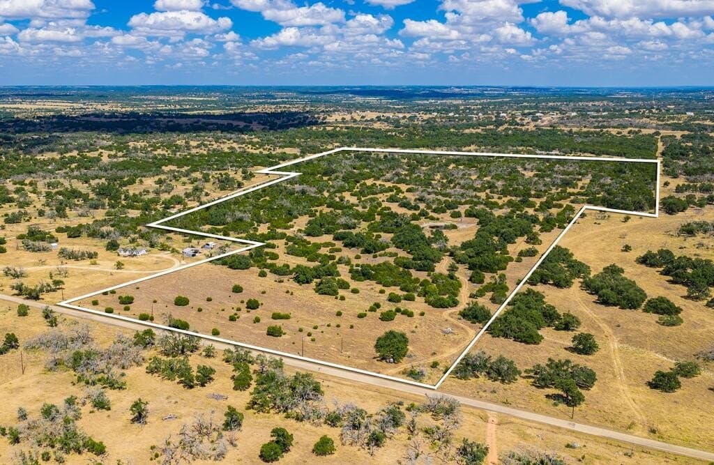 88.77 acres in Gillespie County