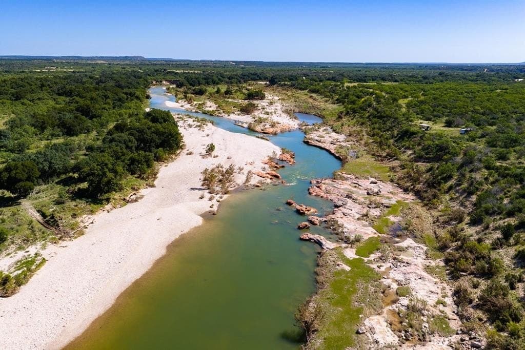 352.18 acres in Kimble County
