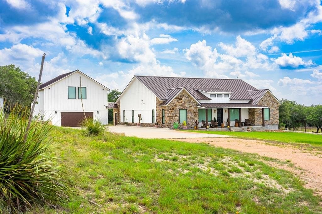 26.36 acres in Blanco County
