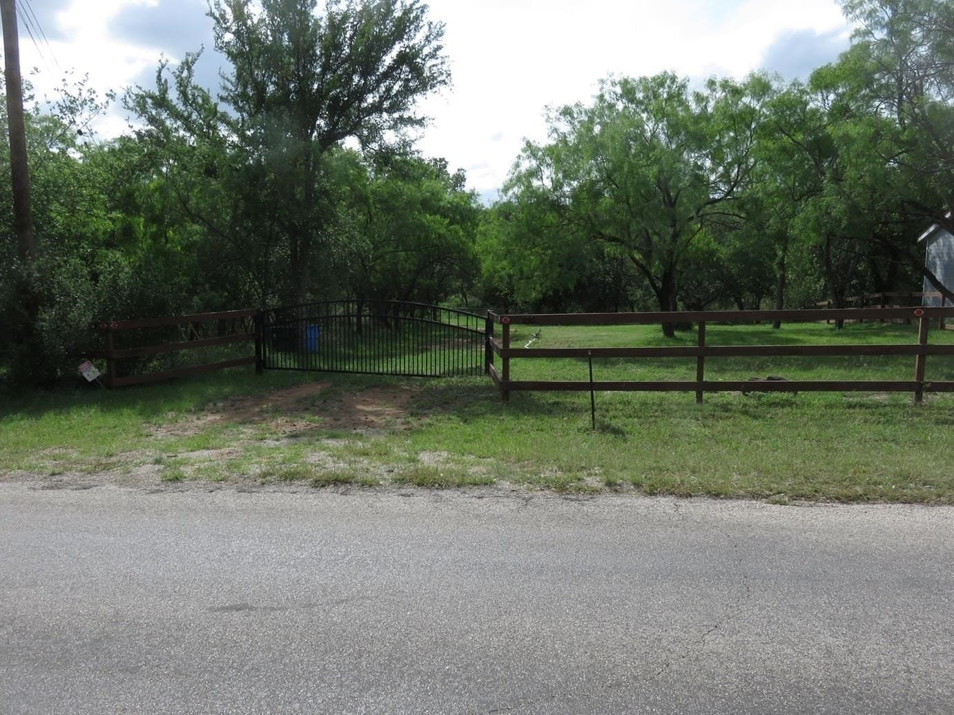 7.39 acres in Llano County