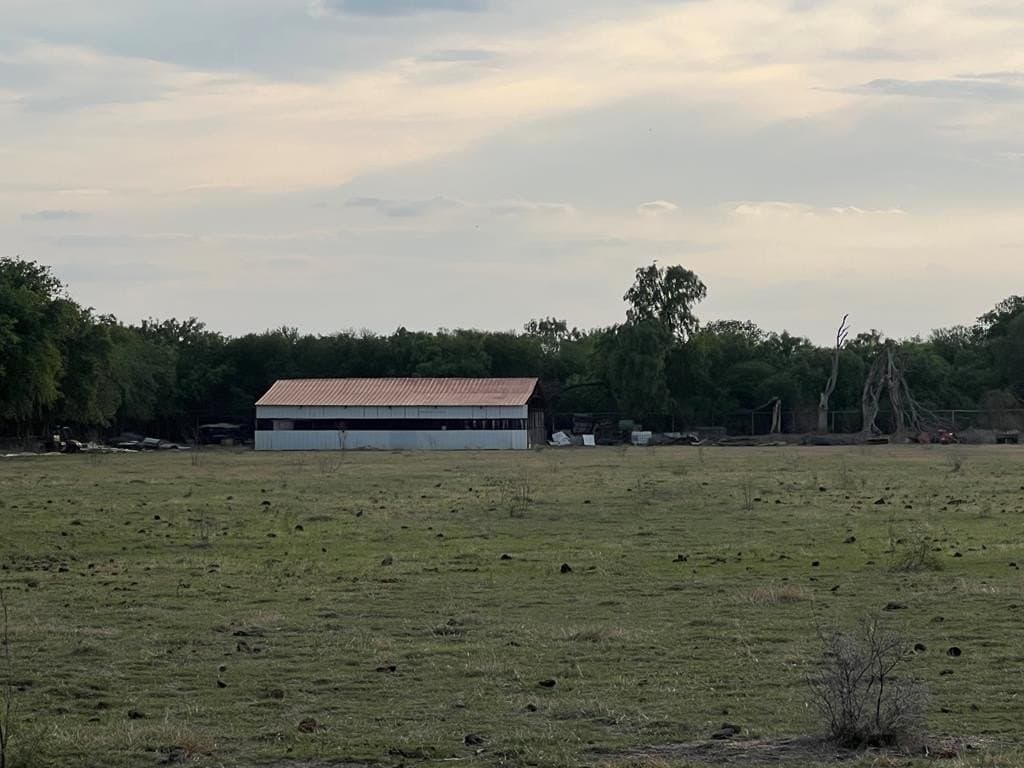 10 acres in Maverick County