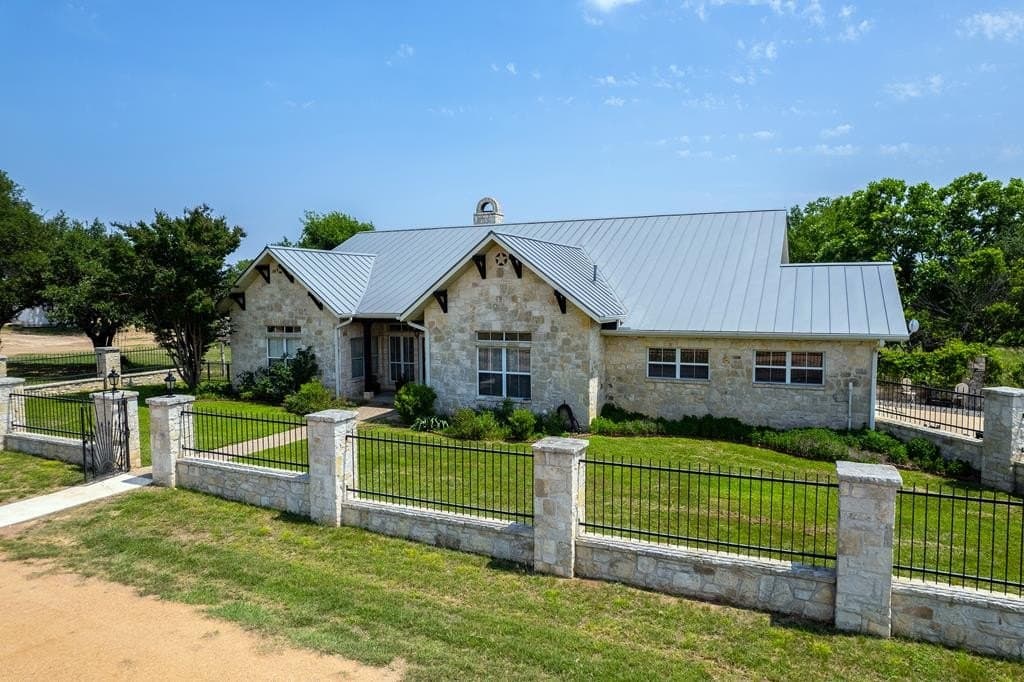 95.53 acres in Gillespie County