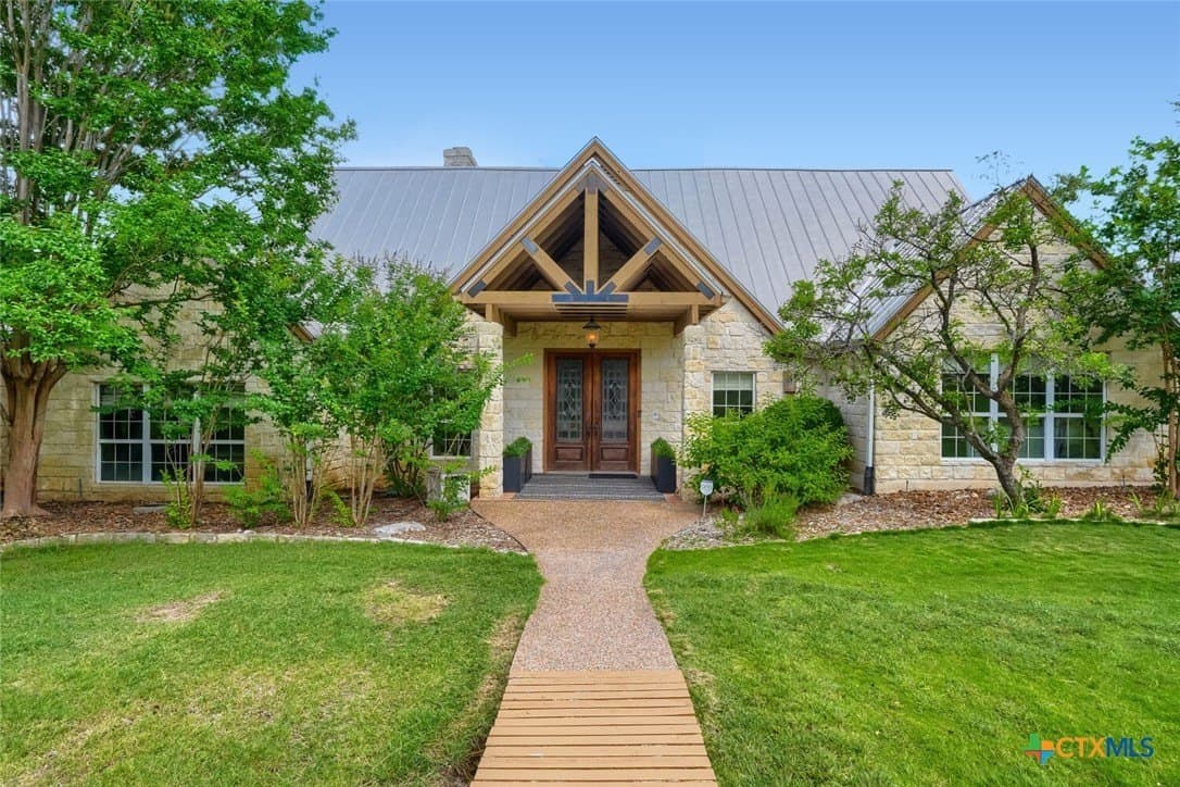 18.14 acres in Hays County