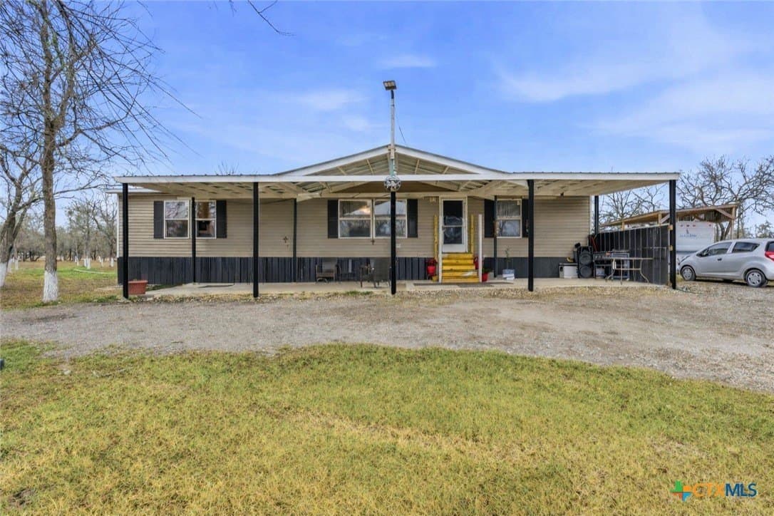 10.21 acres in Bastrop County