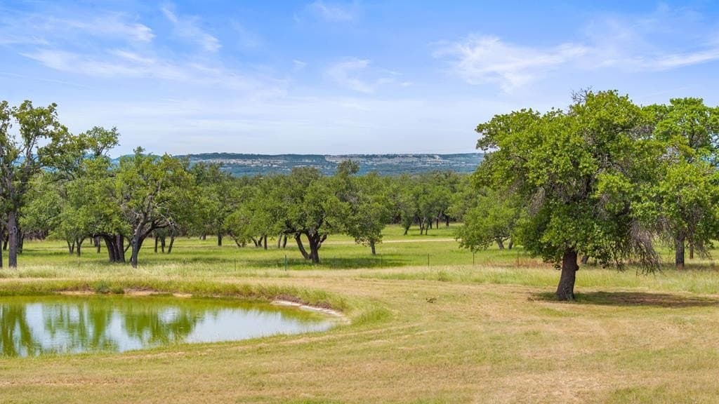 25.01 acres in Blanco County