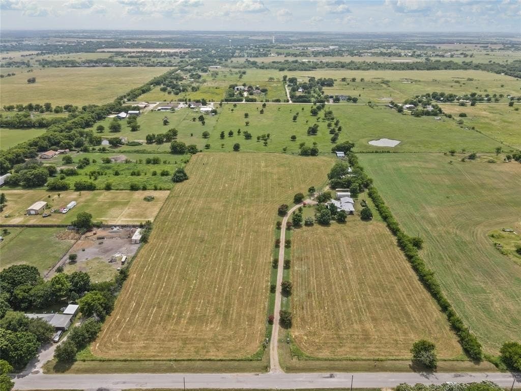 10 acres in Johnson County
