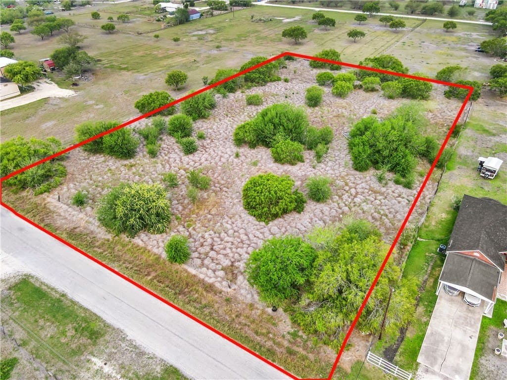 2 acres in Nueces County