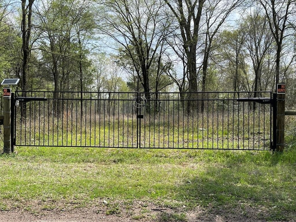 40 acres in ANDERSON County