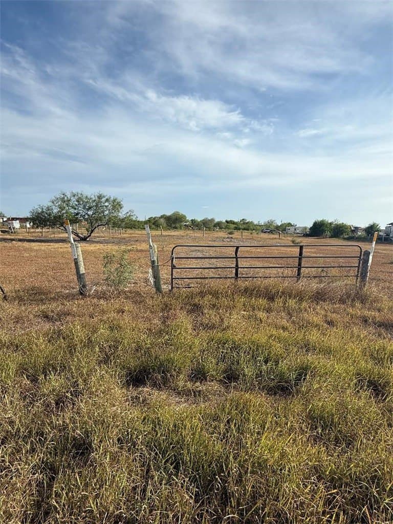 1.5 acres in Nueces County