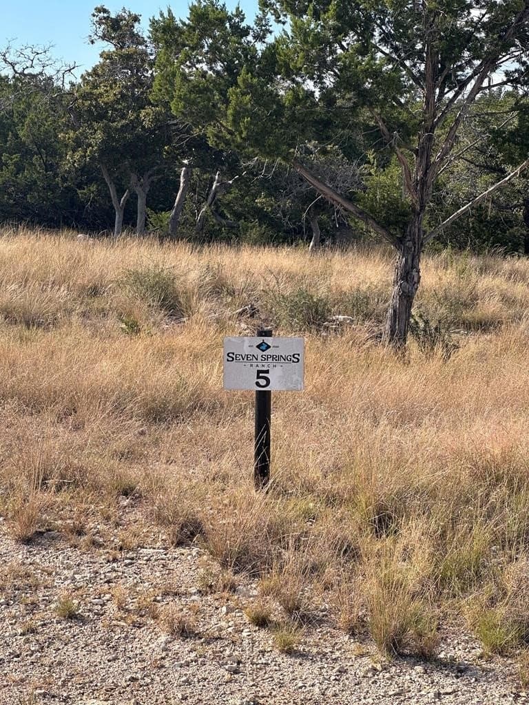 10.04 acres in Kimble County