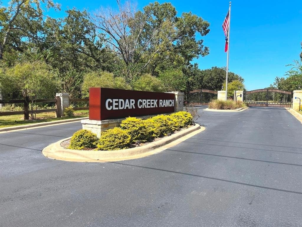3 acres in Henderson County