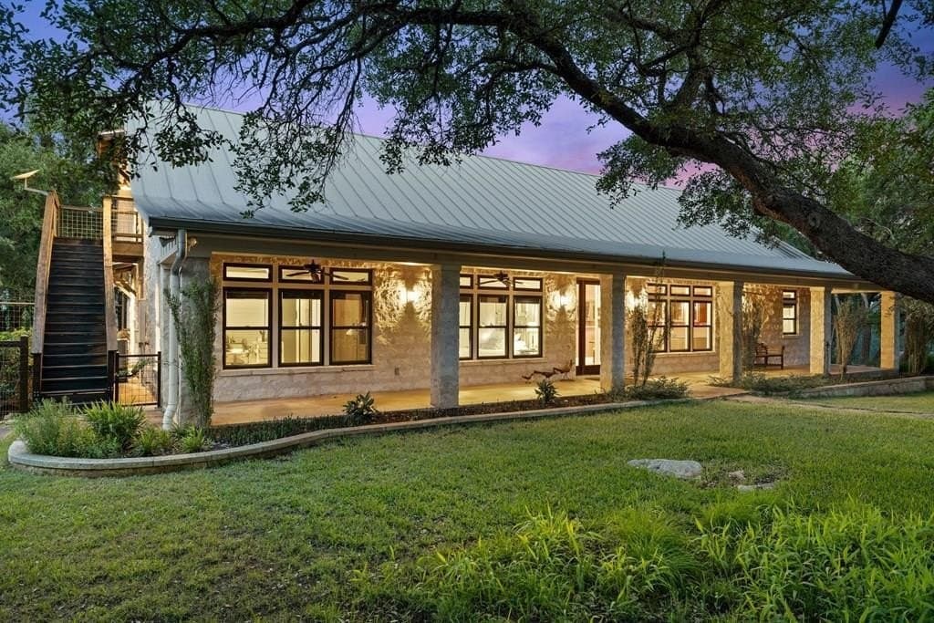25.33 acres in Blanco County