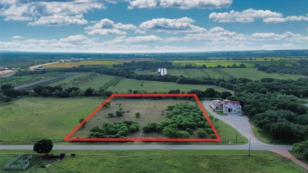 3.5 acres in Gillespie County