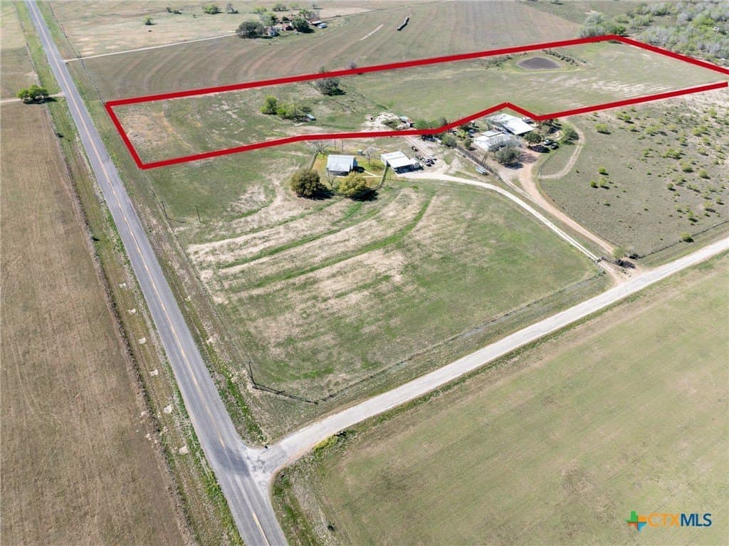 13.75 acres in DeWitt County