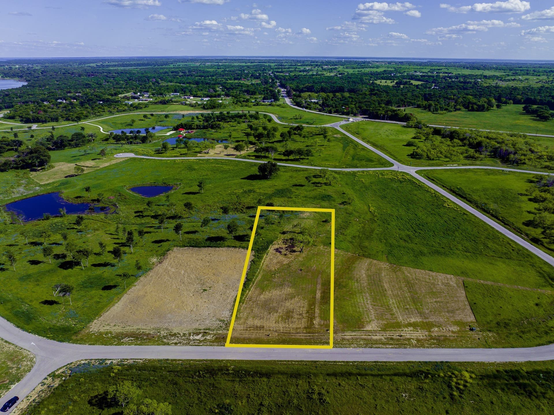 1.06 acres in Navarro County