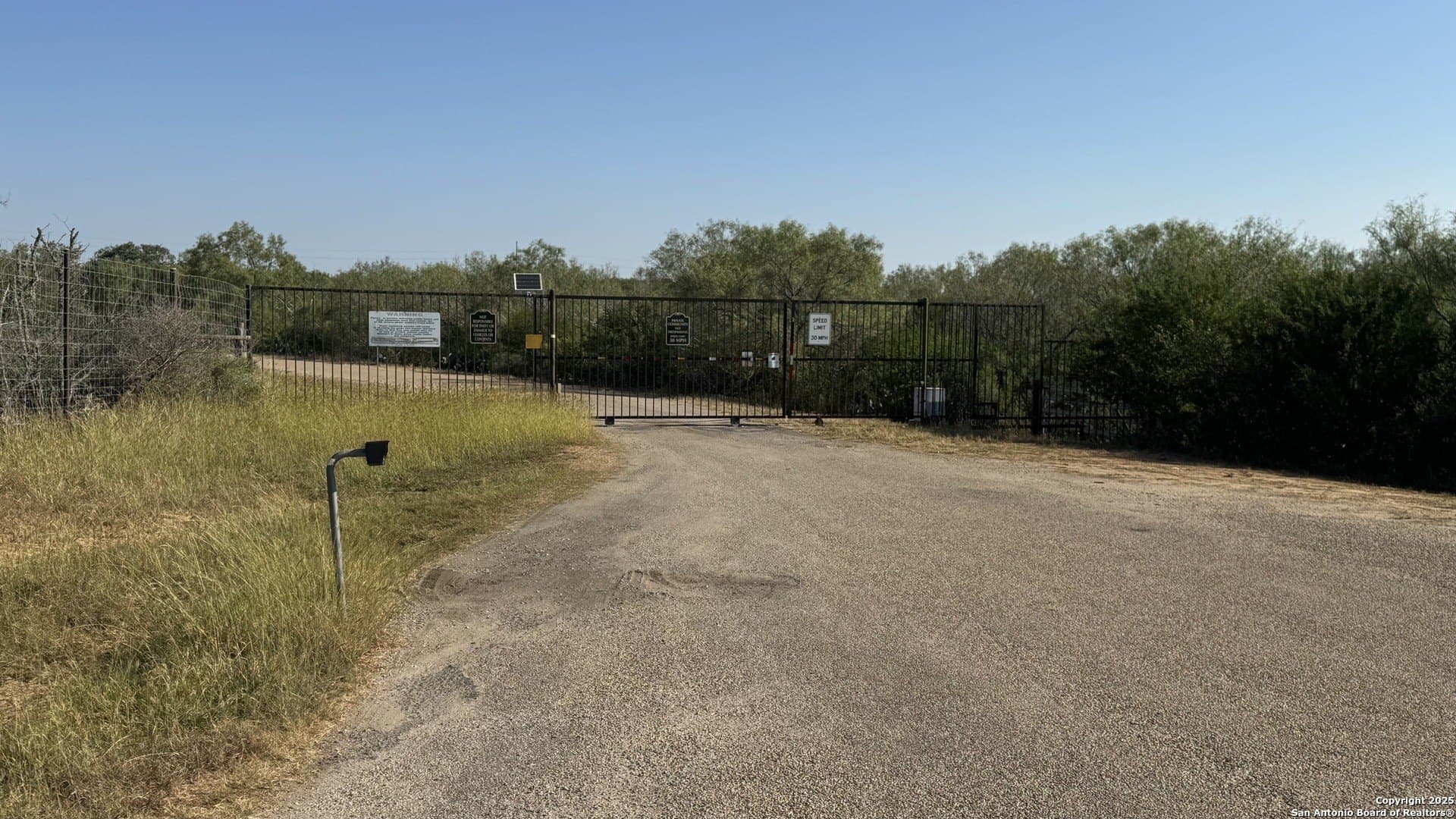 10.01 acres in Frio County