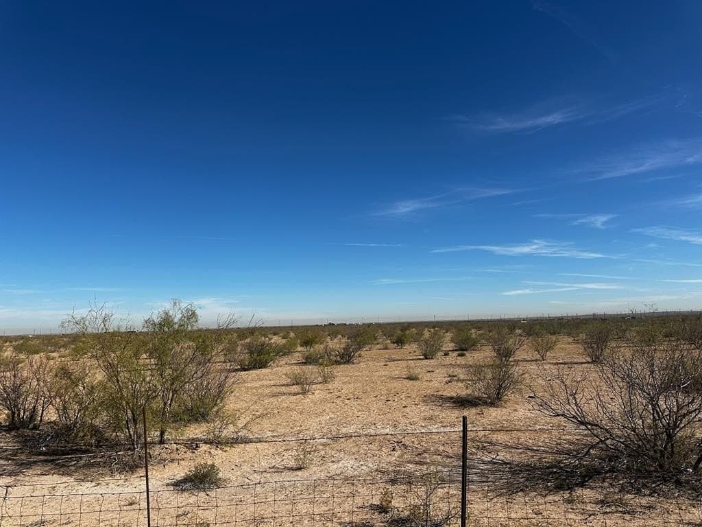 5.4 acres in Ward County
