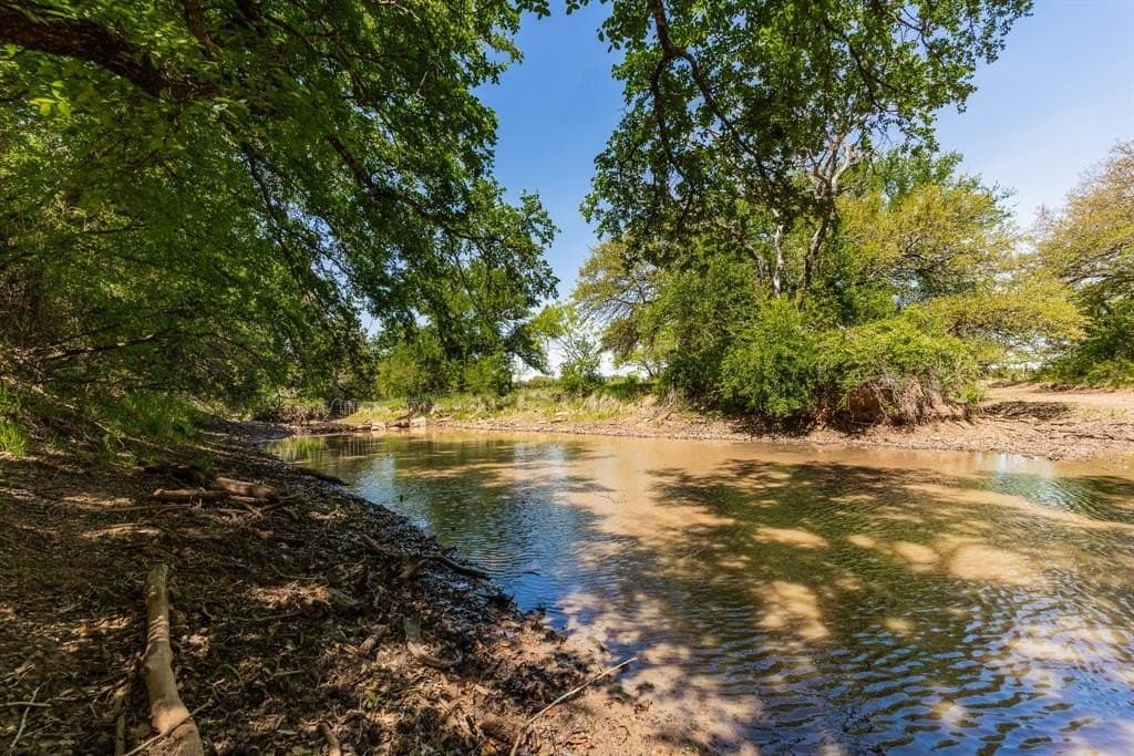 1,055 acres in Coleman County