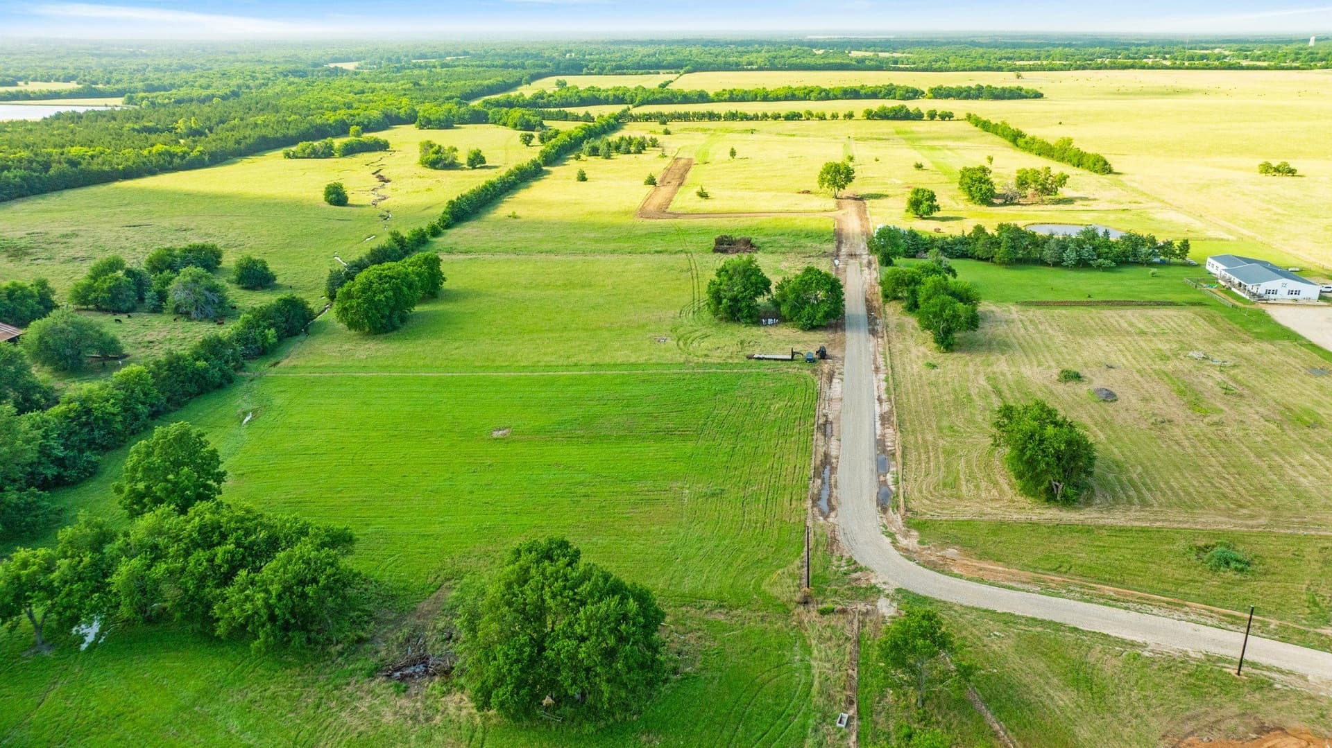 2 acres in Lamar County