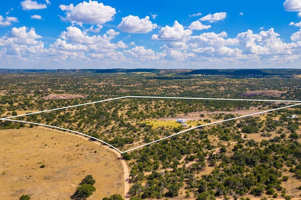 73.3 acres in Gillespie County