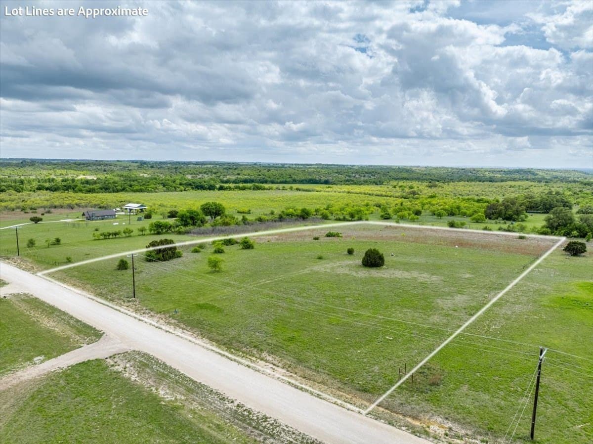 5 acres in Comanche County