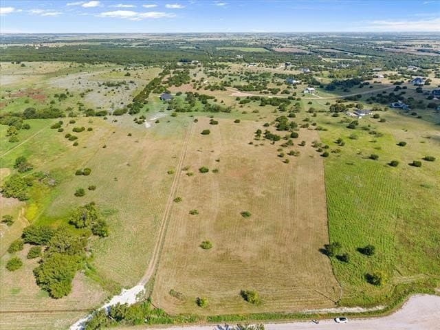 6 acres in Hill County