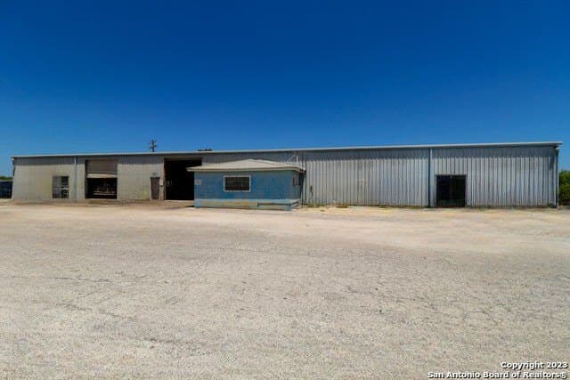14 acres in Karnes County