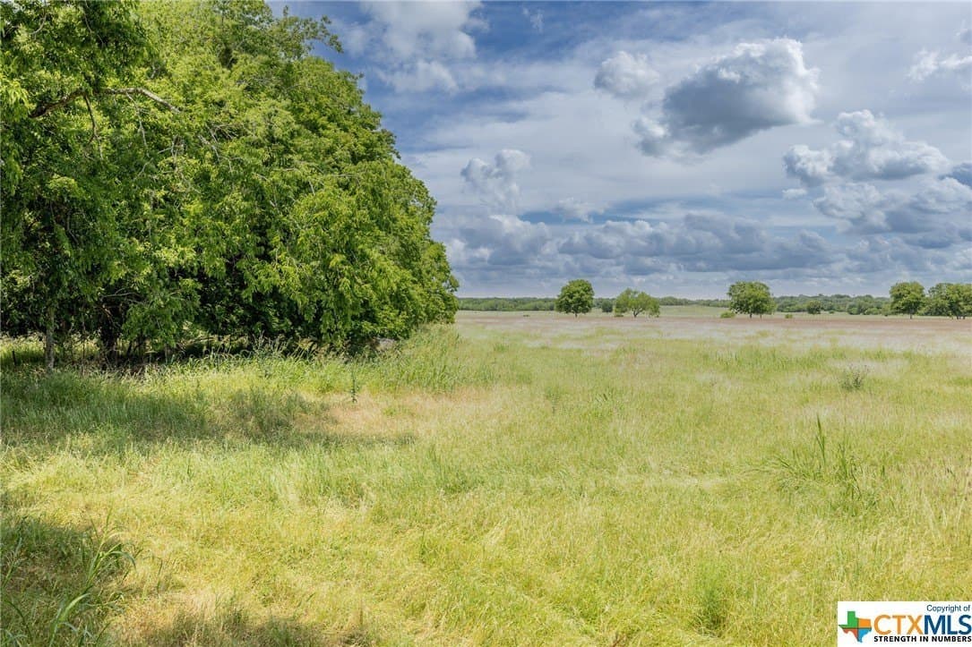 33.96 acres in Gonzales County