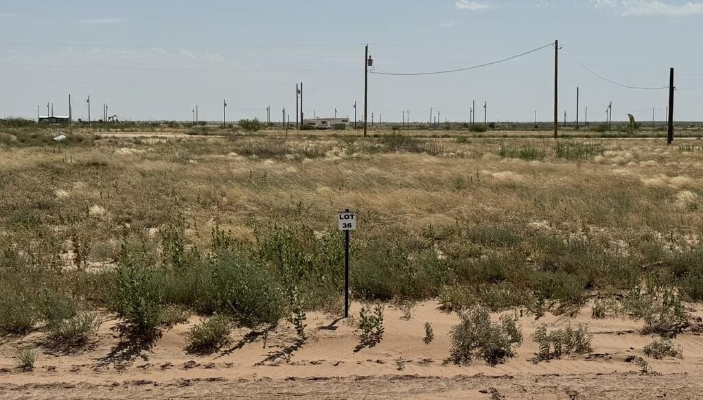 1 acres in Midland County