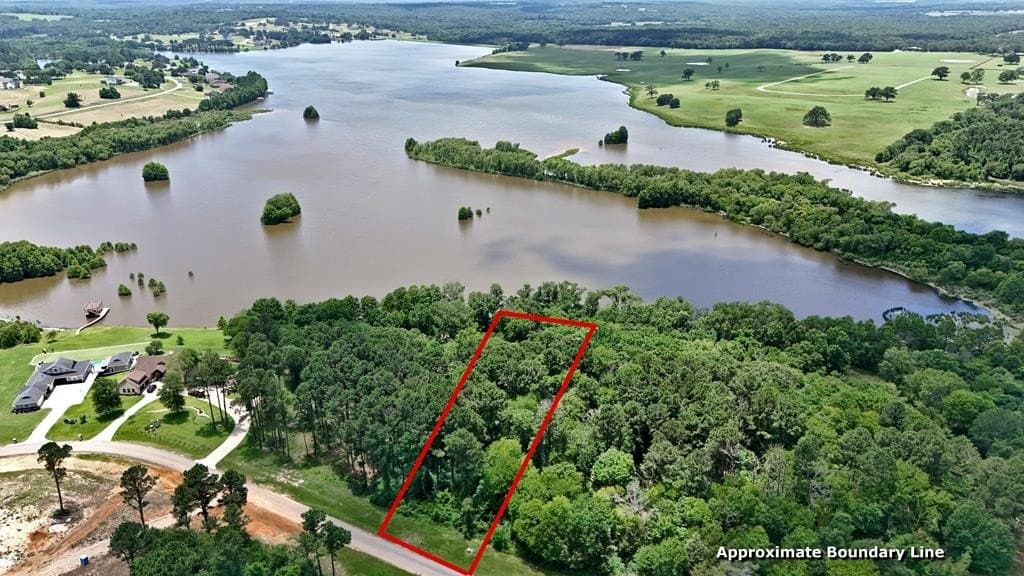 1.63 acres in Henderson County