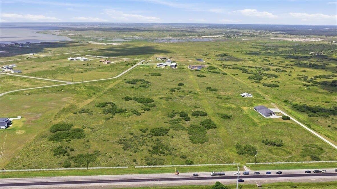 7 acres in Aransas County