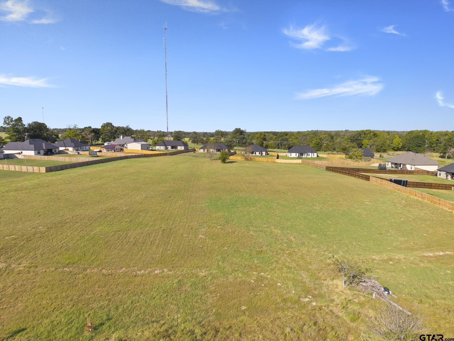 3.9 acres in Smith County