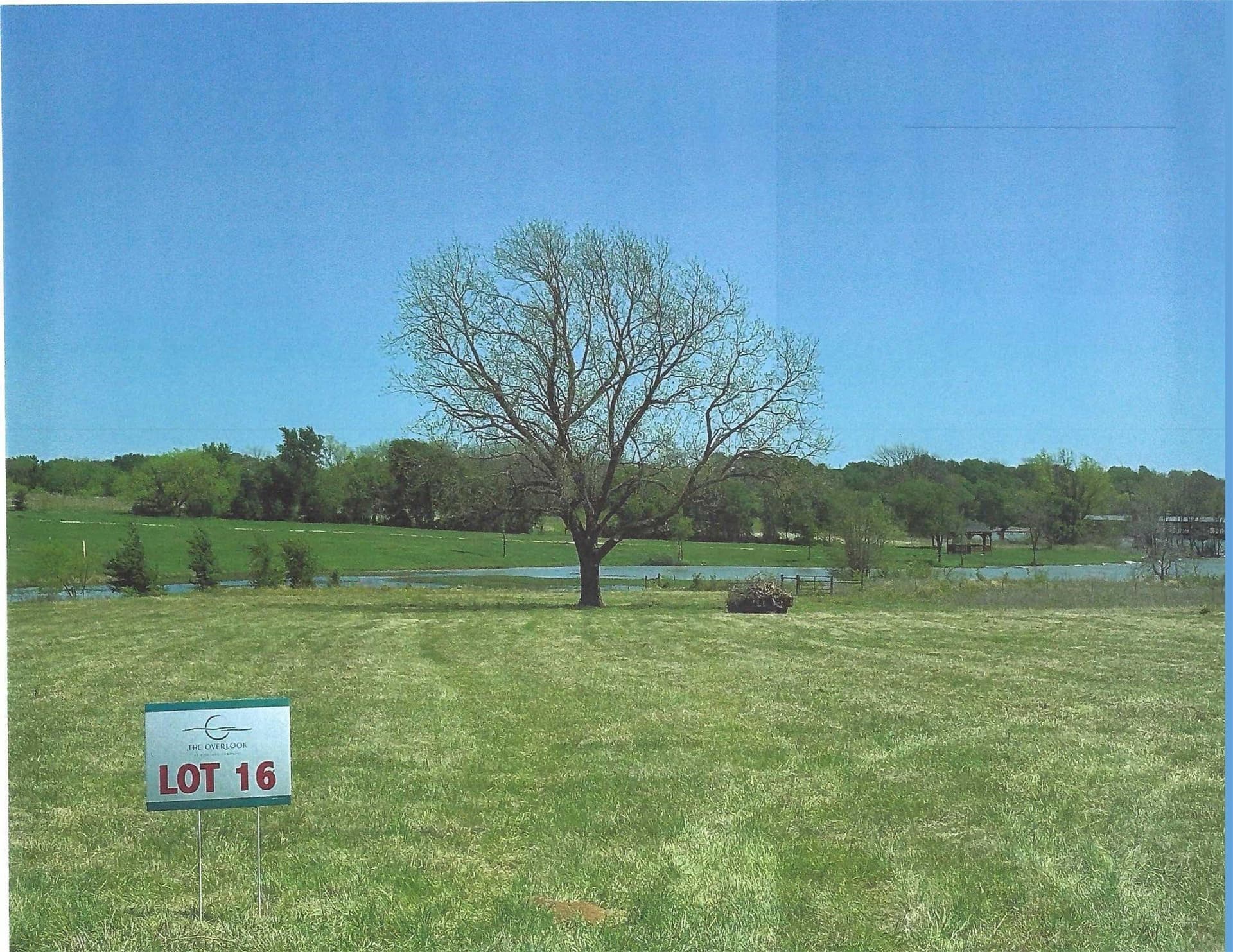 2.1 acres in Navarro County