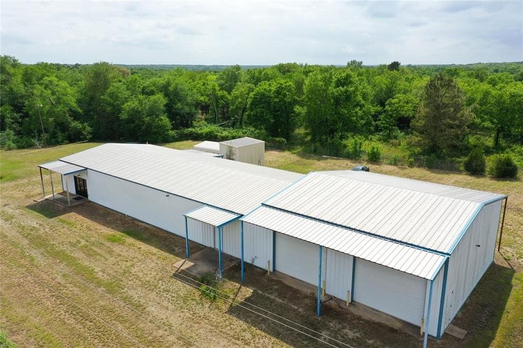 10.28 acres in Freestone County