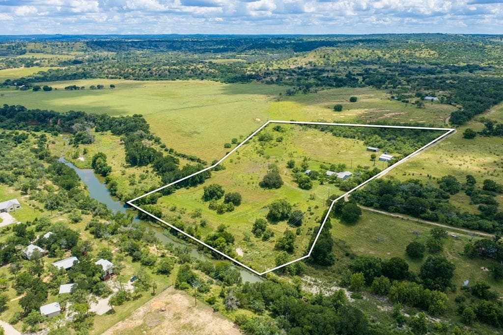 16.29 acres in Gillespie County