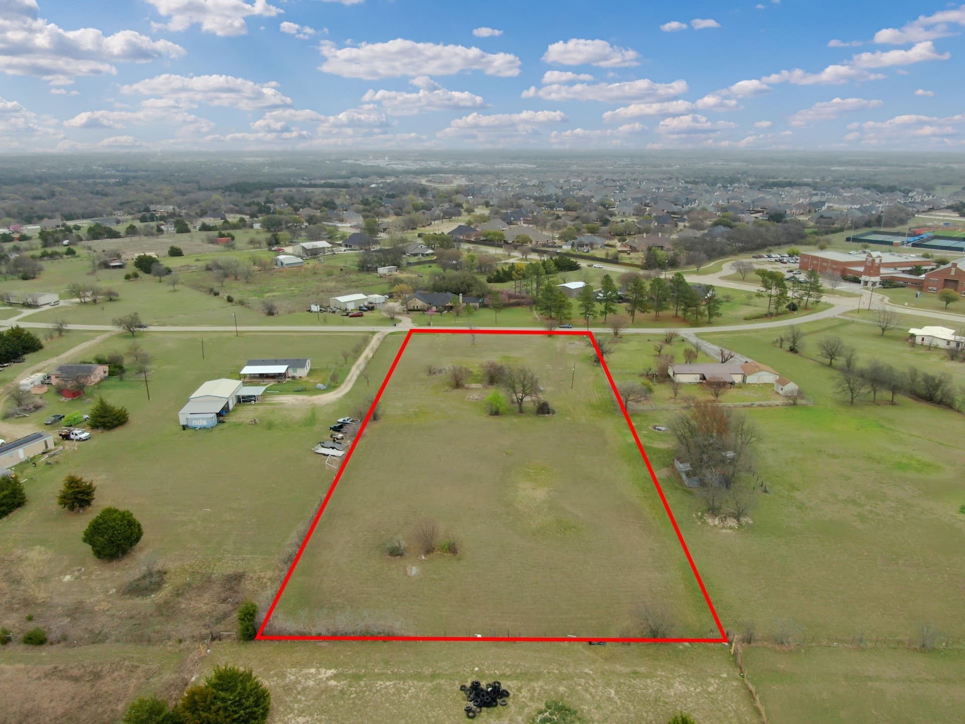 2.35 acres in Ellis County
