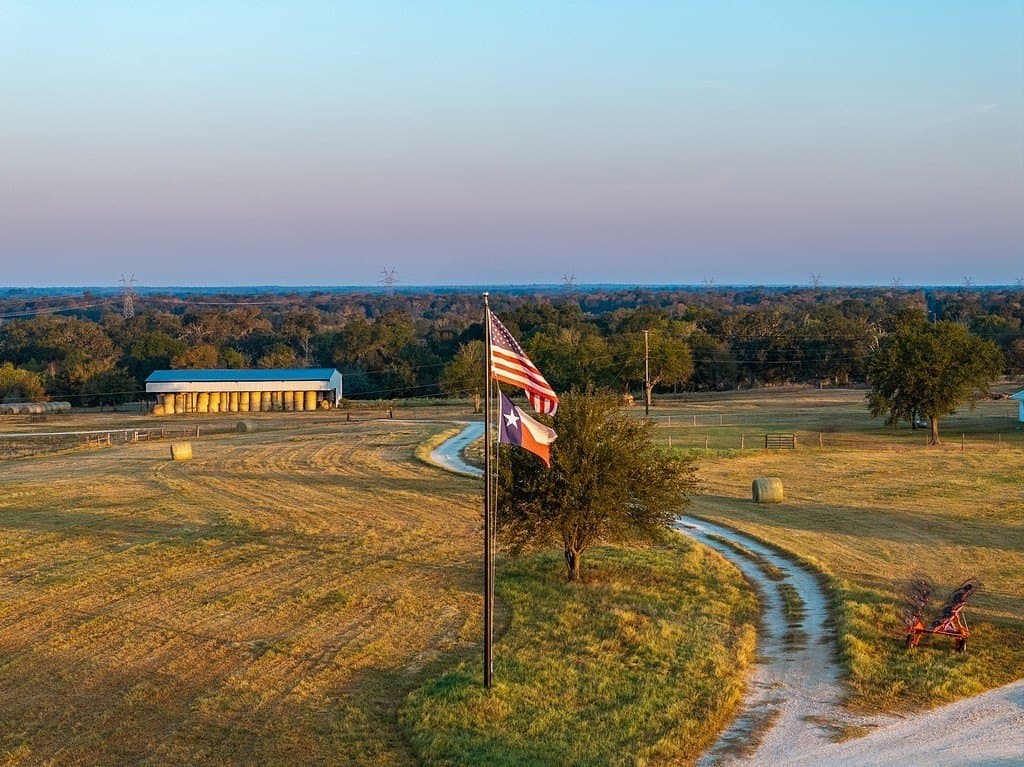 828 acres in Grimes County