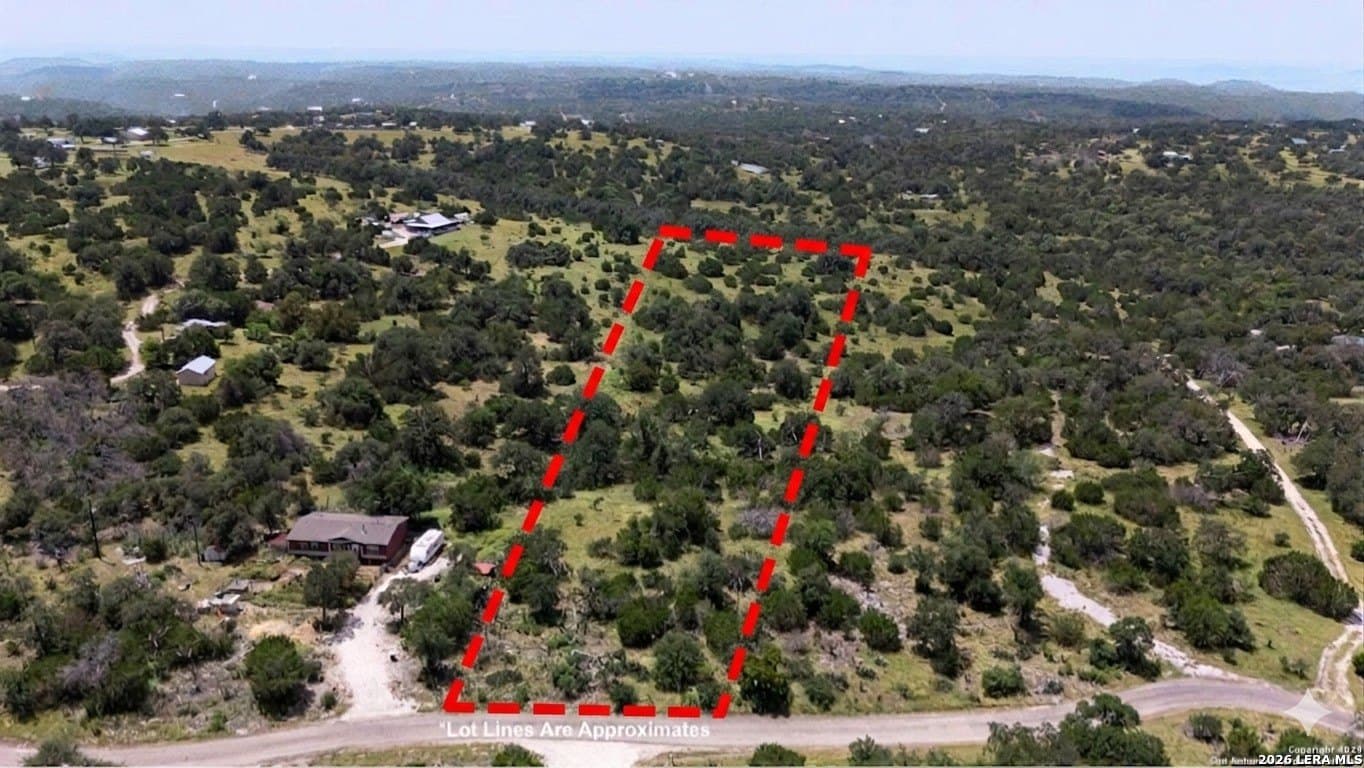 8.39 acres in Kendall County