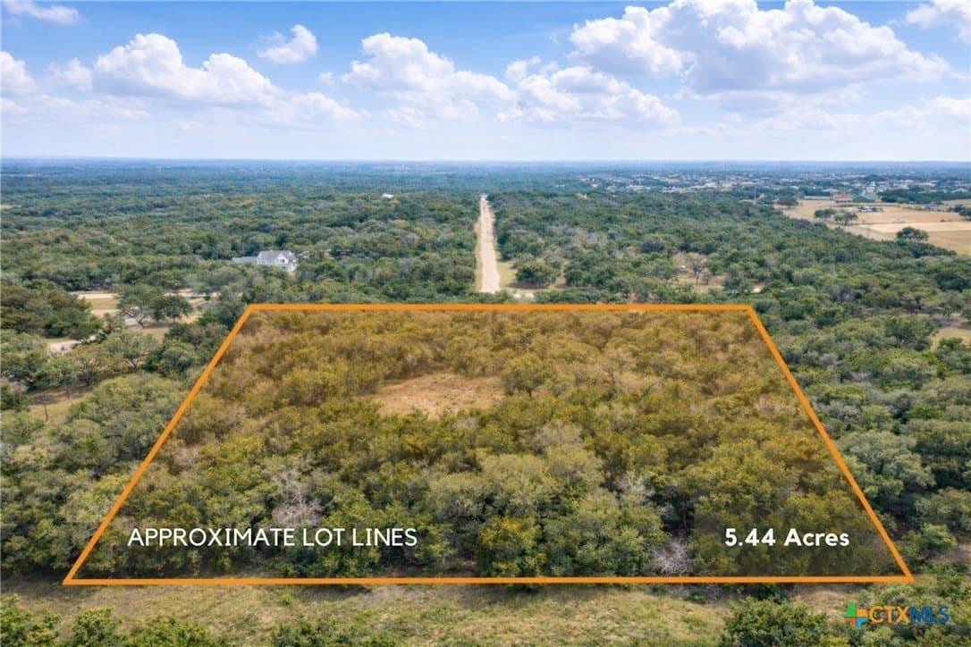 5.44 acres in Hays County