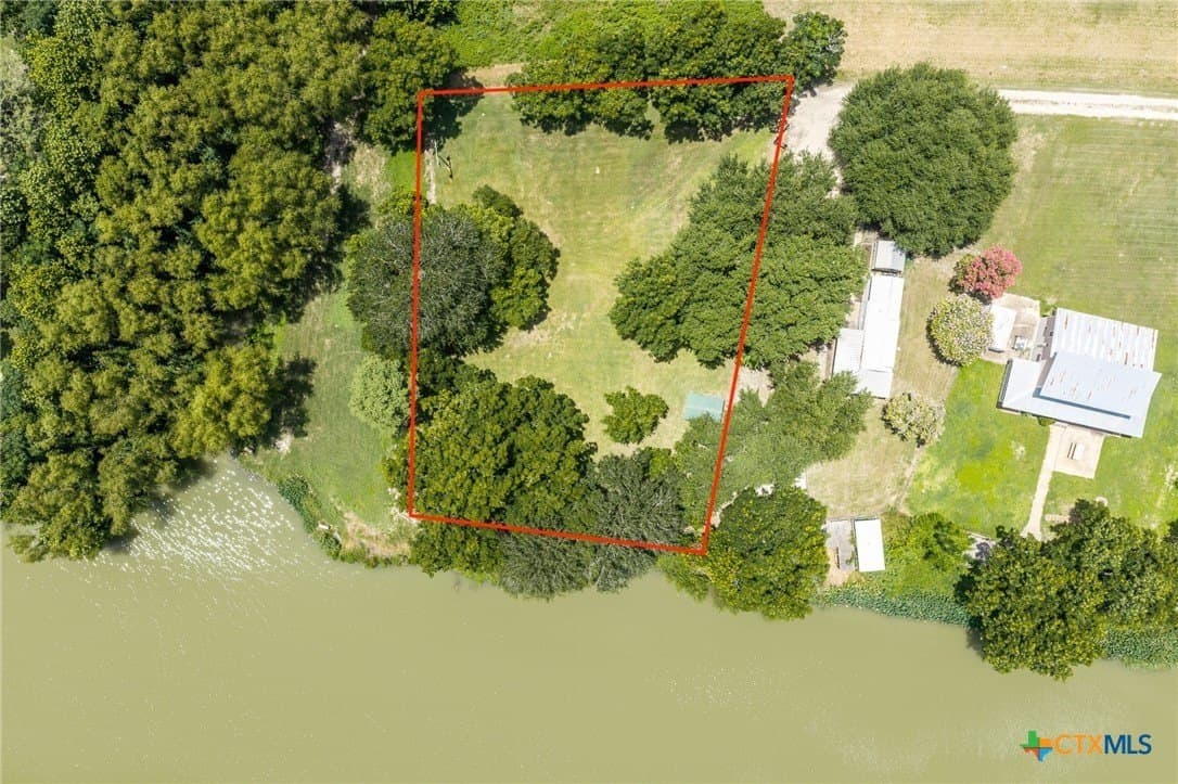 0.52 acres in Gonzales County