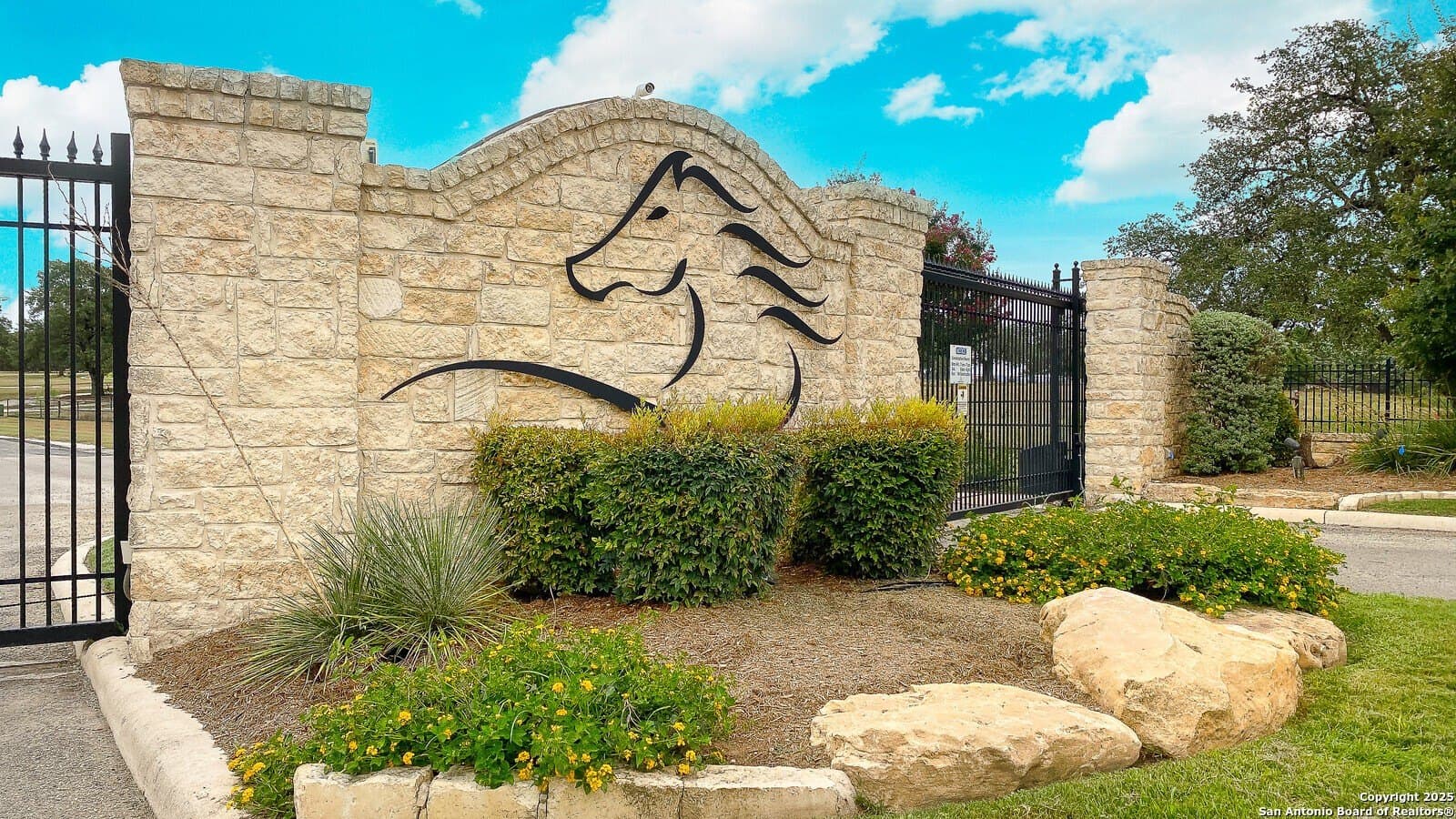 2.98 acres in Bandera County