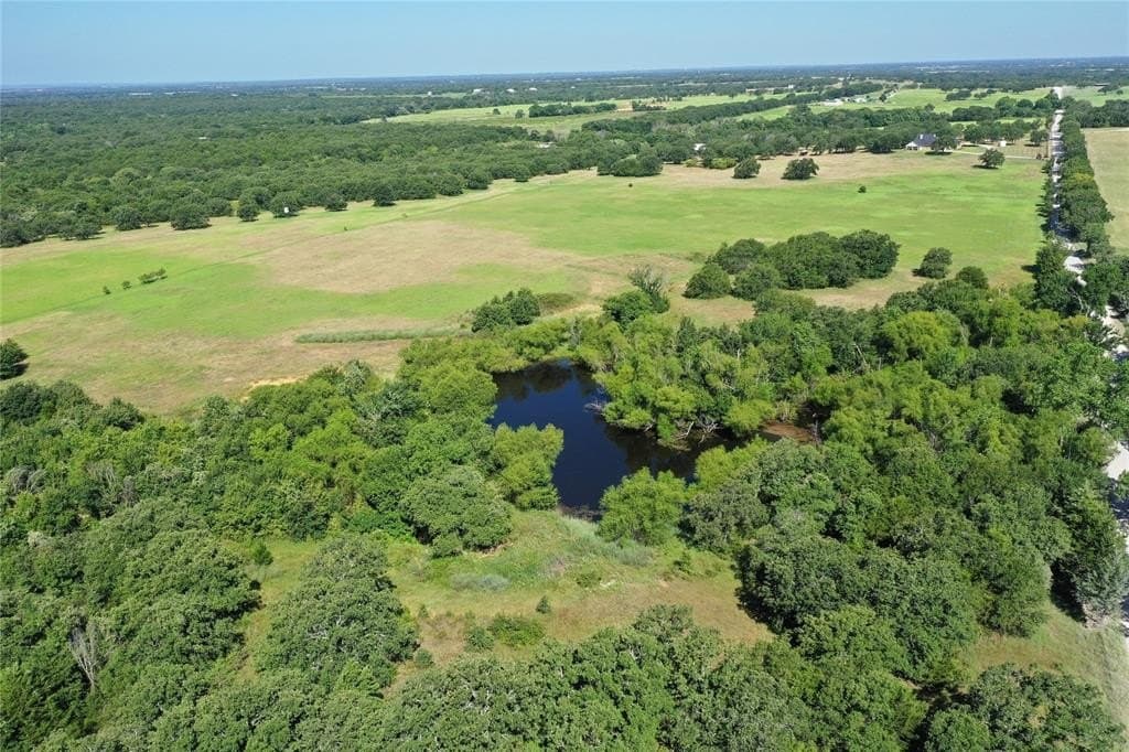 26 acres in Montague County