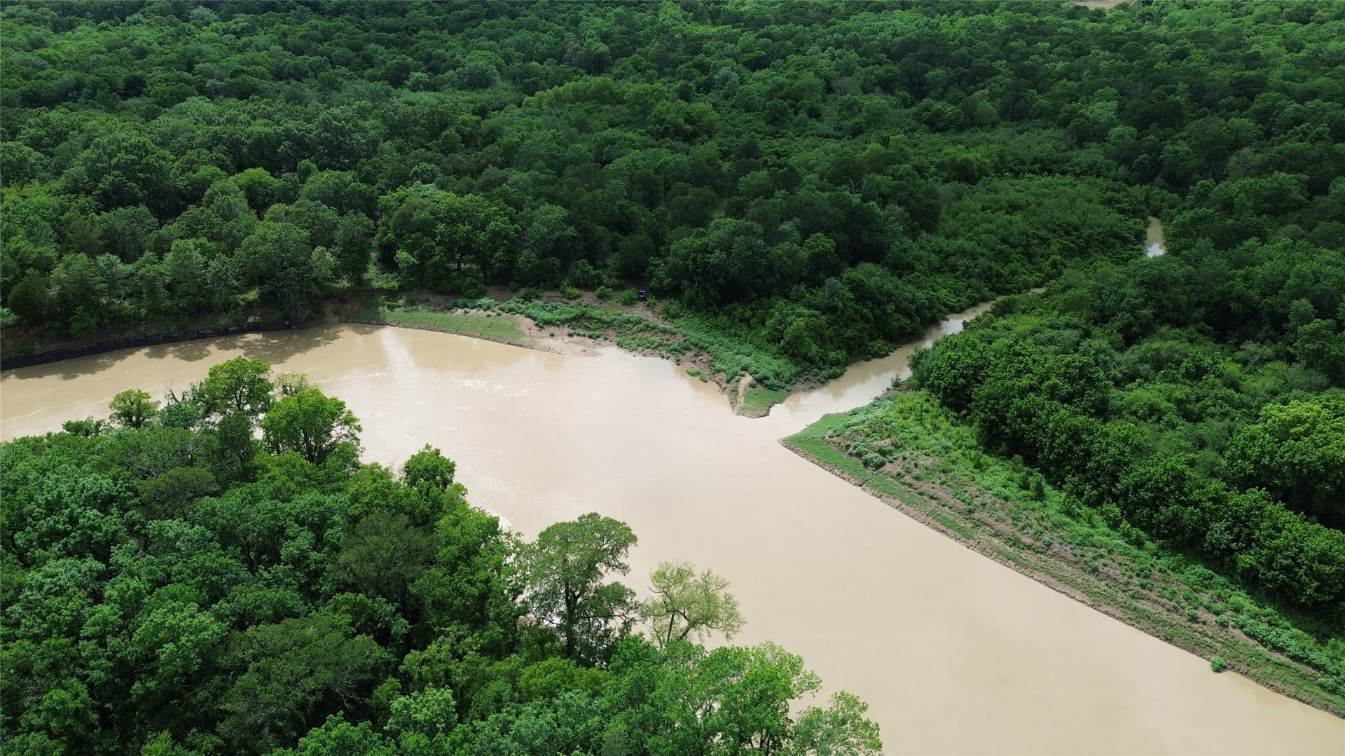 442.14 acres in Navarro County