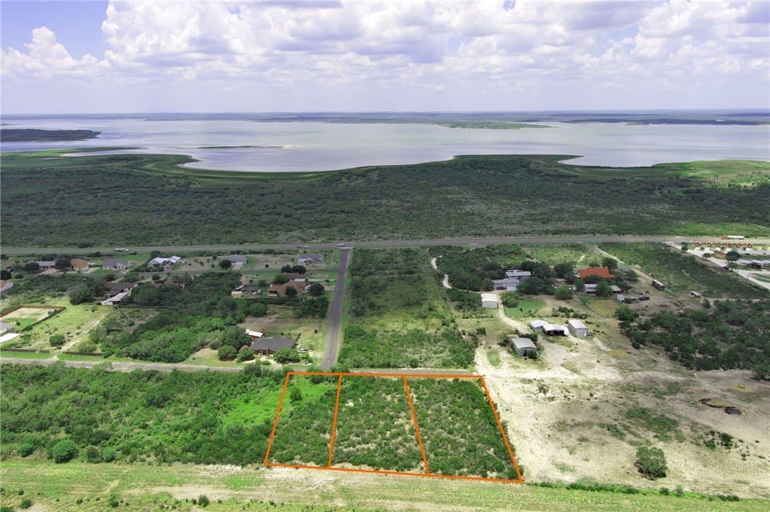 1.5 acres in Live Oak County