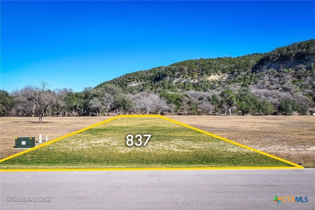 1.01 acres in Comal County