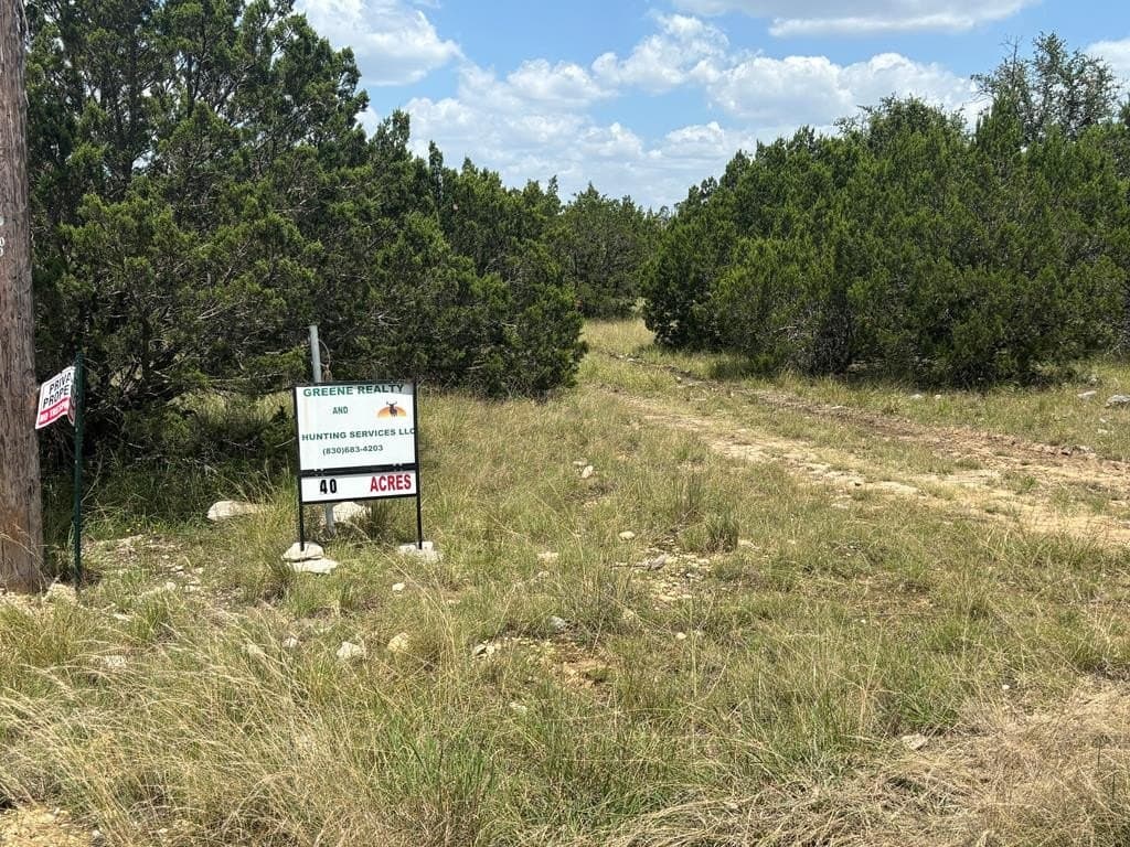 40 acres in Edwards County
