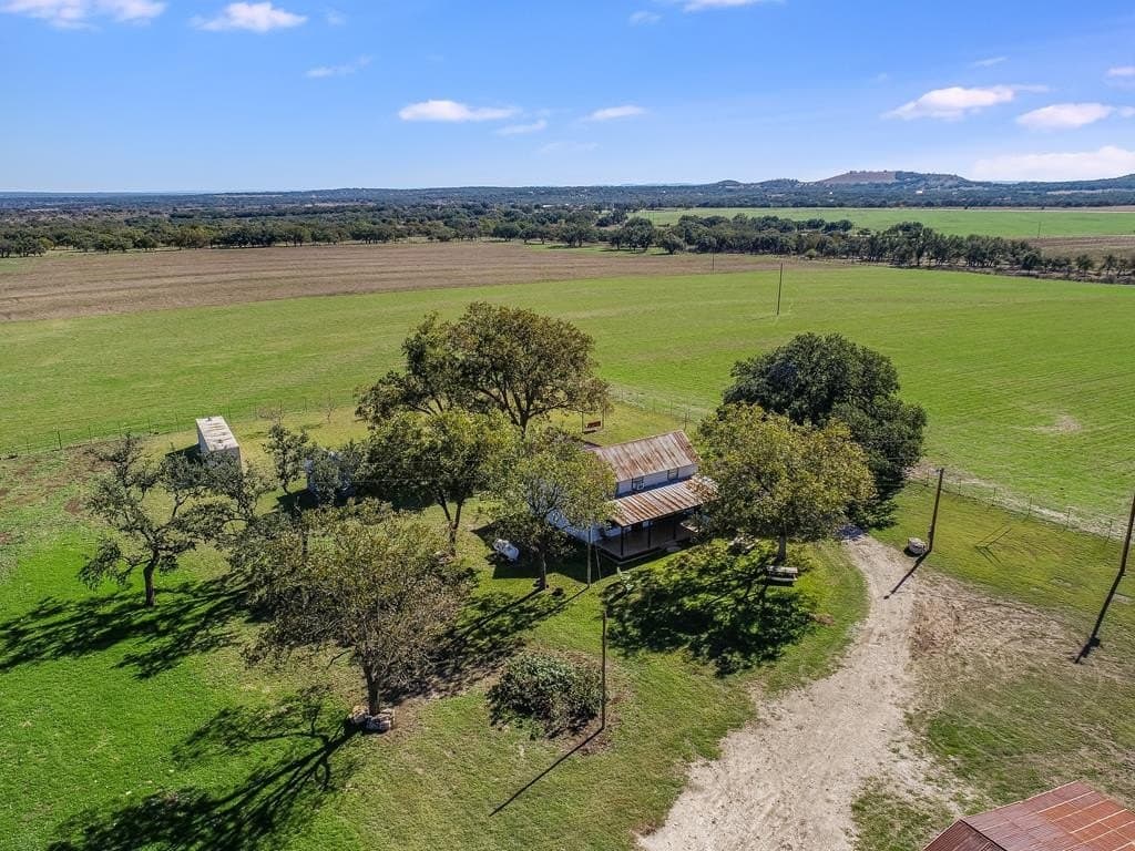 88.91 acres in Gillespie County