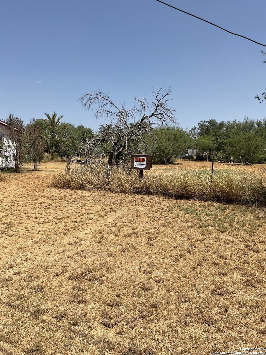 0.43 acres in Frio County